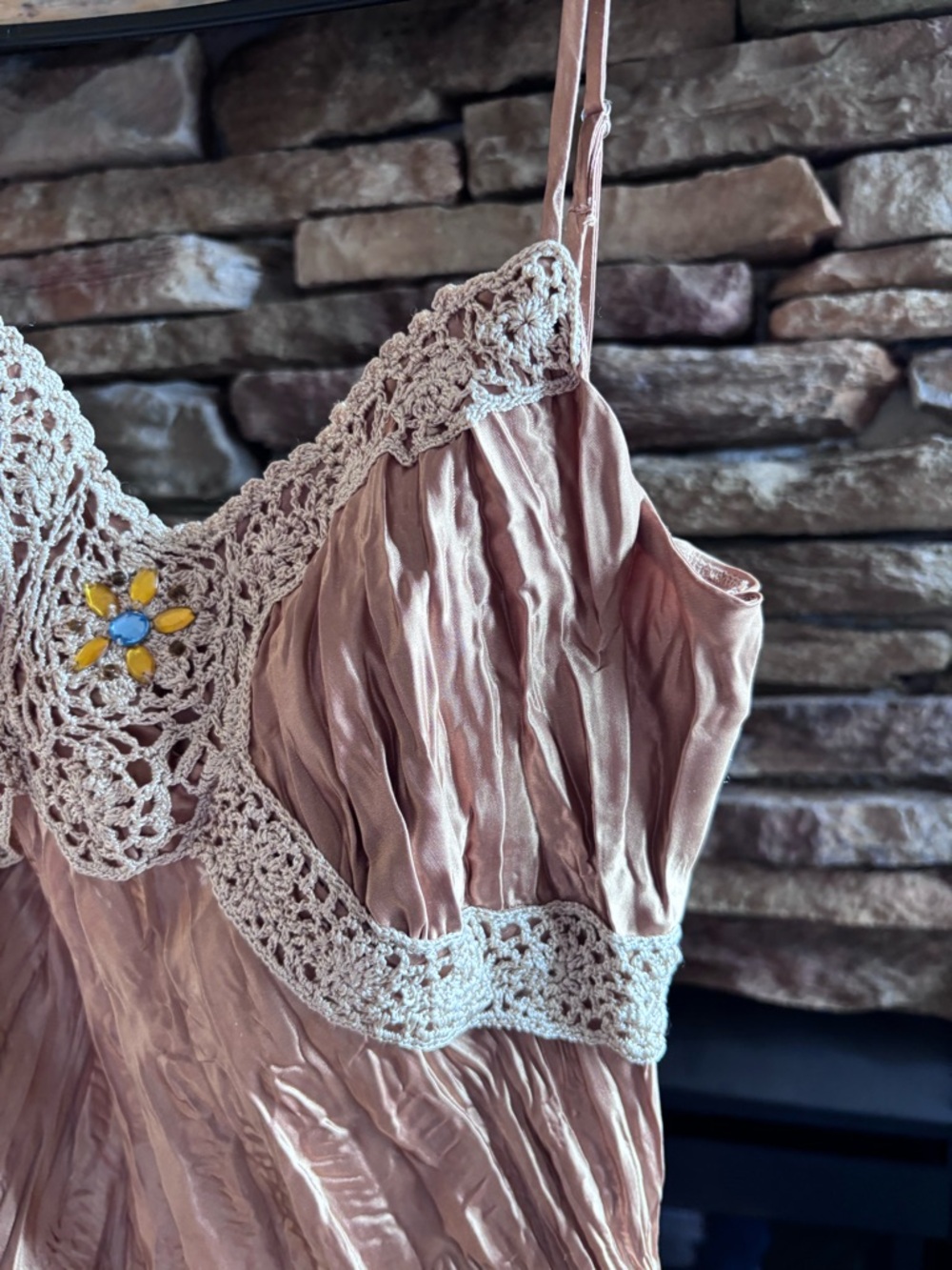Gold DOLLED UP BY FANG tank top Medium vtg Y2K boho hippie (B5526) - Picture 3 of 6